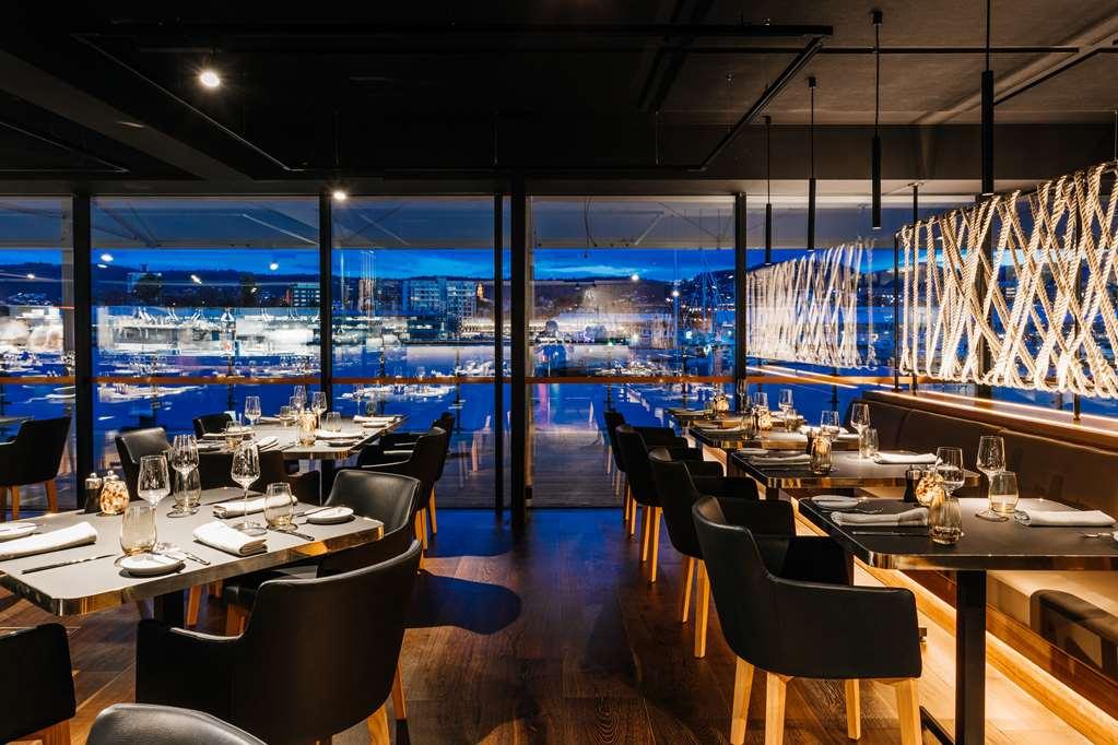 맥q 01 호텔 호바트 레스토랑 사진 Interior of the restaurant