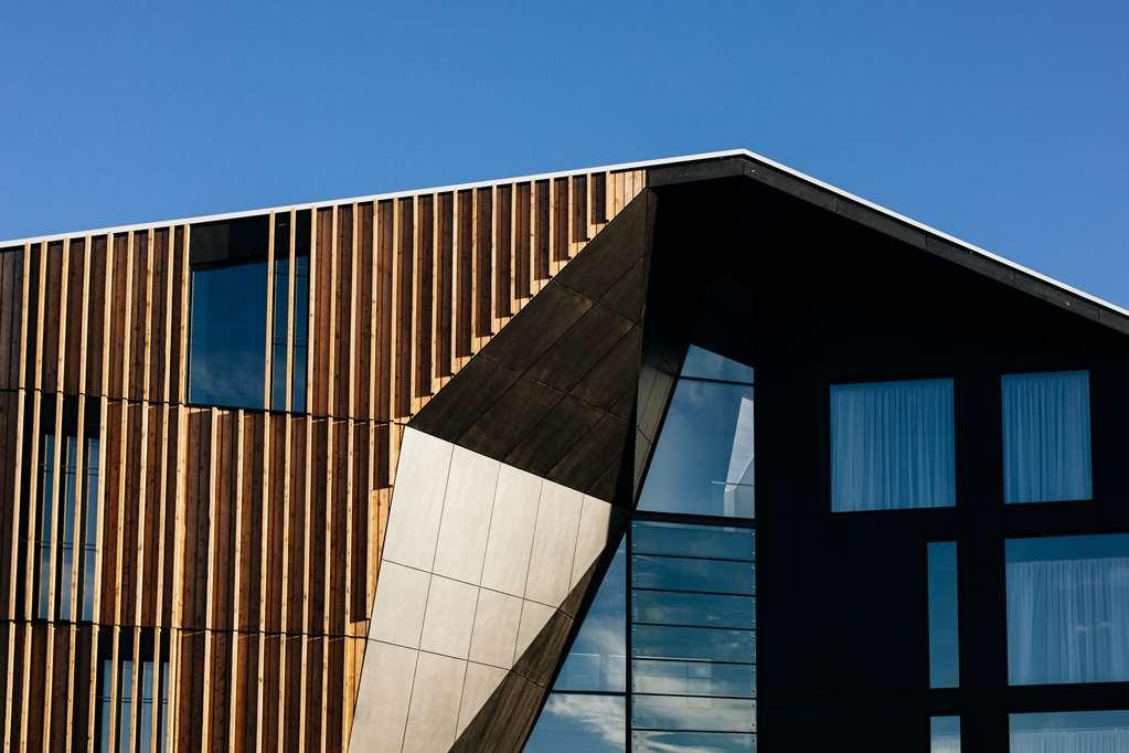 맥q 01 호텔 호바트 외부 사진 The exterior of the building
