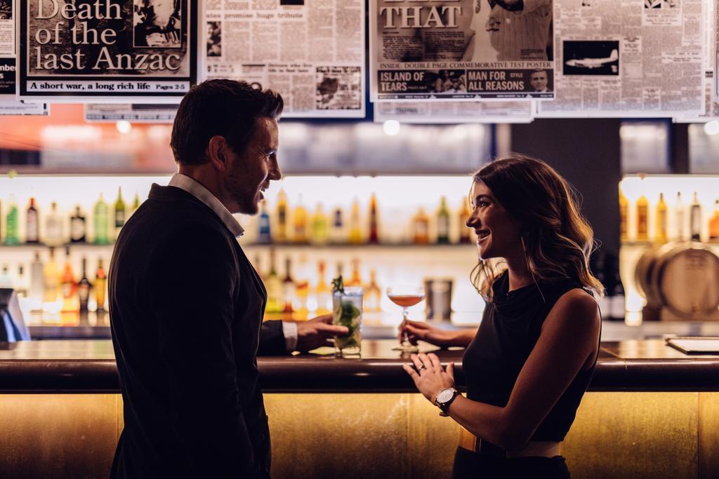 맥q 01 호텔 호바트 외부 사진 The bar at the Star