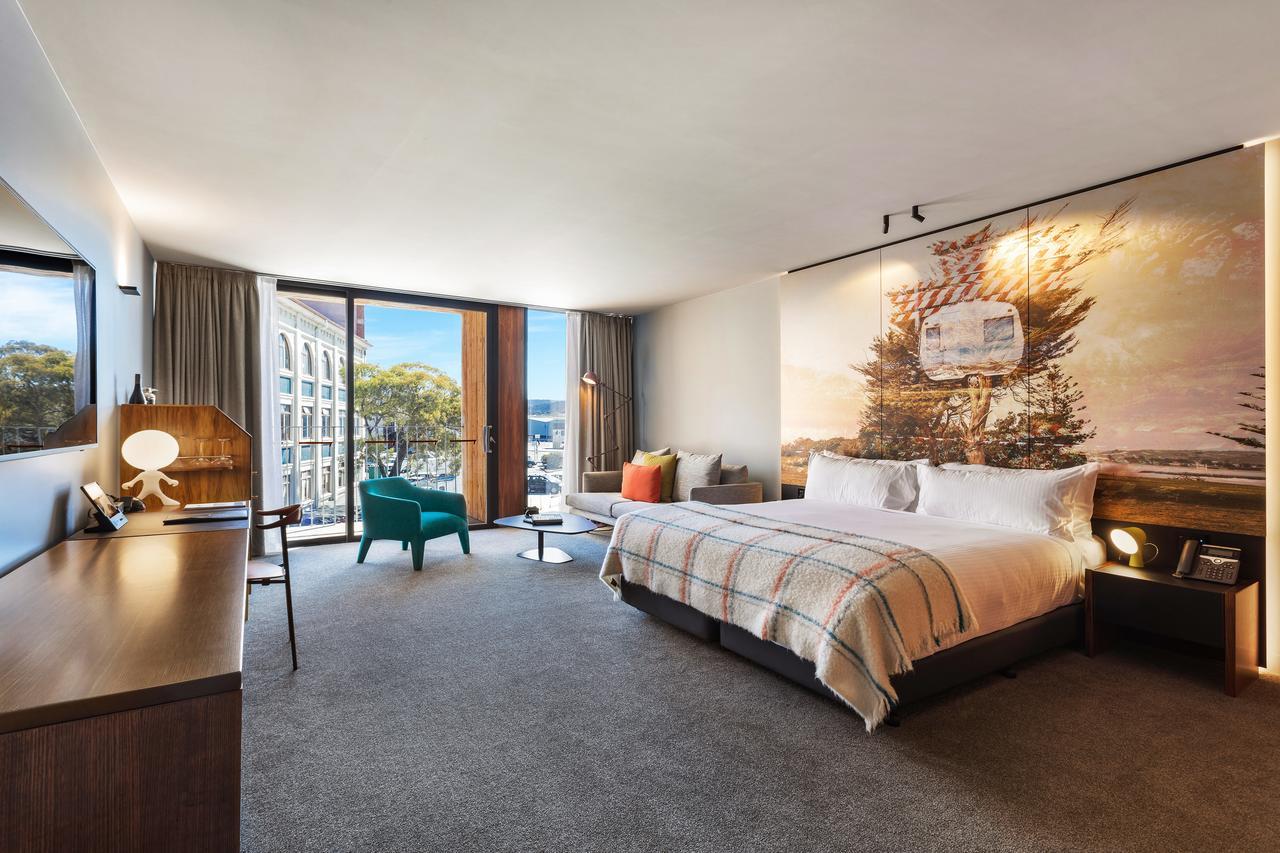 맥q 01 호텔 호바트 외부 사진 A guest room at the Hotel